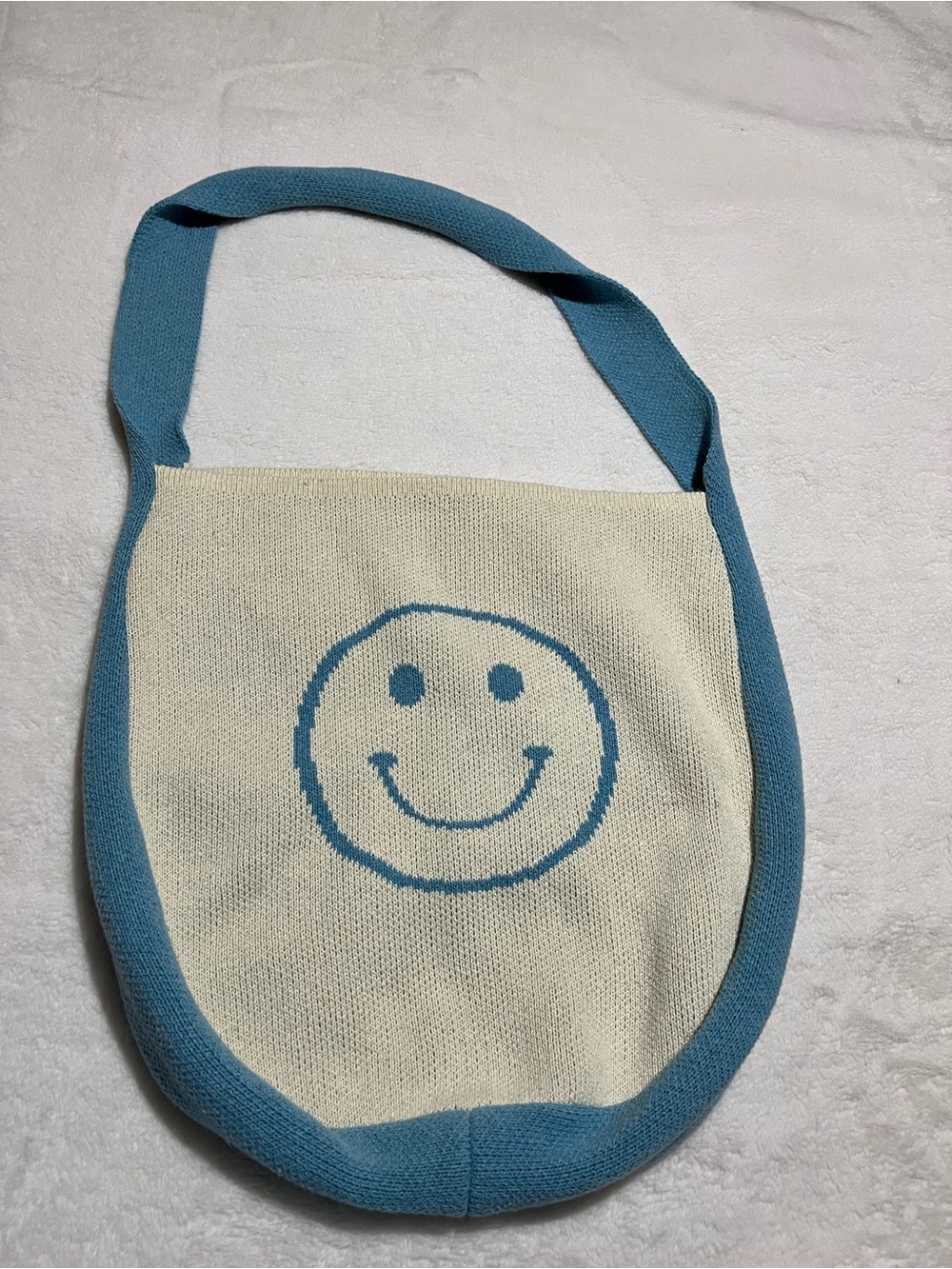 GYTO  Blue & Cream Smiley Knit Shoulder Bag